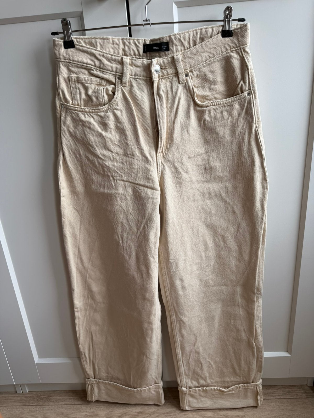 Wijde jeans - creme - Mango - 38, Ophalen of Verzenden, Nieuw, Overige kleuren, W28 - W29 (confectie 36)