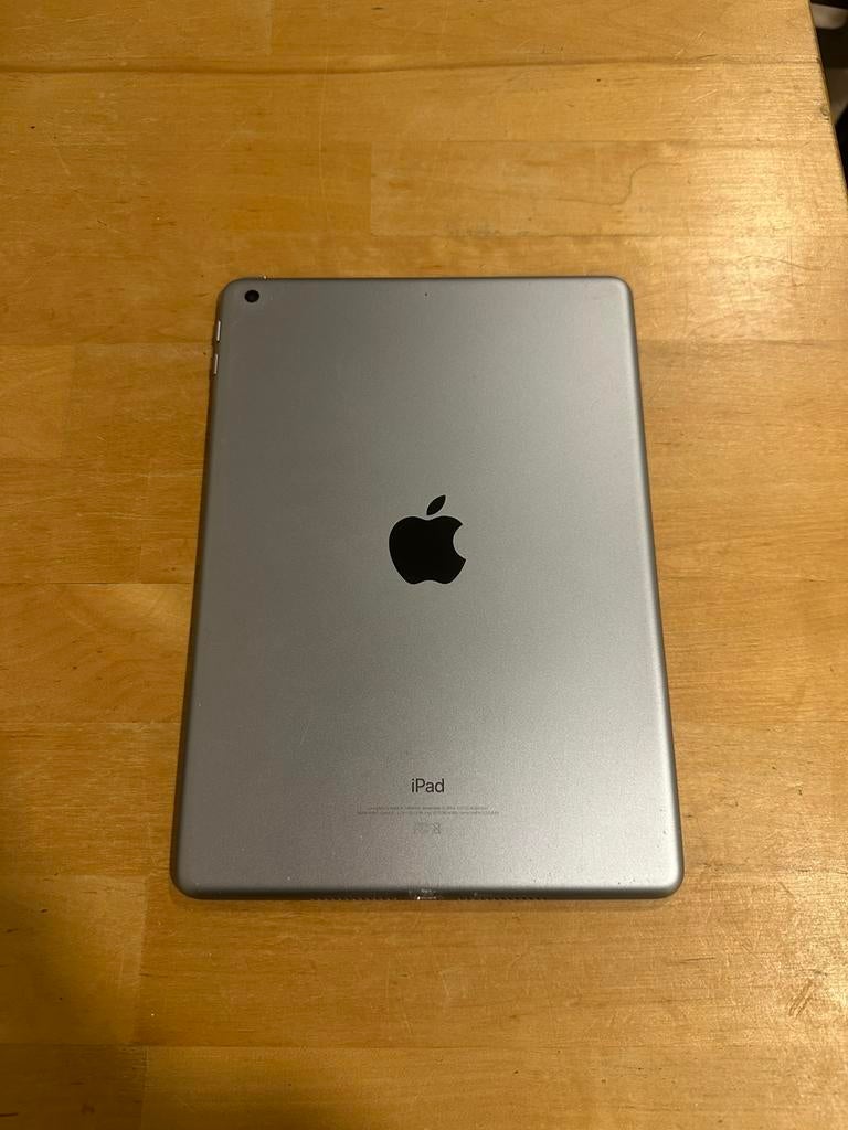 iPad 6e generatie (2018) – Goede staat – Werkt perfect, Computers en Software, Apple iPads, Ophalen of Verzenden, Zo goed als nieuw