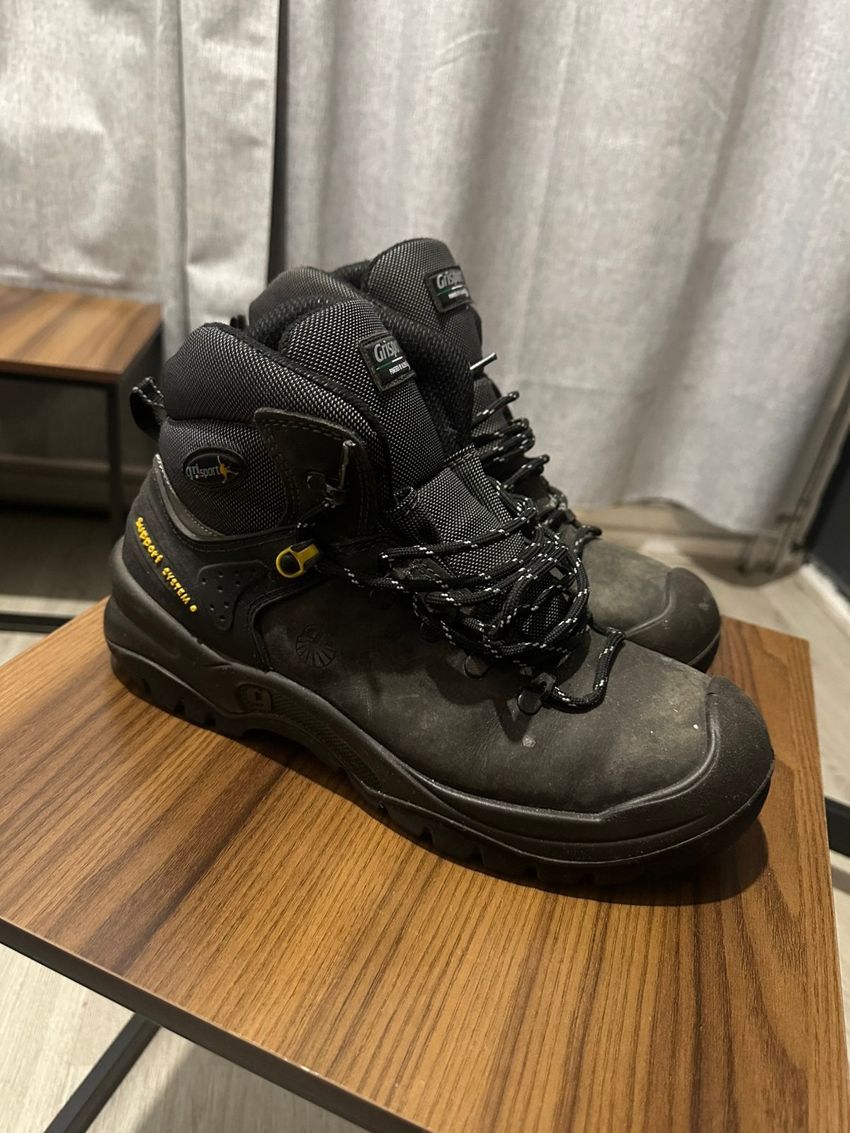 2 Paar Grisport Werkschoenen Maat 43 – Ook los te koop, Ophalen of Verzenden, Zo goed als nieuw