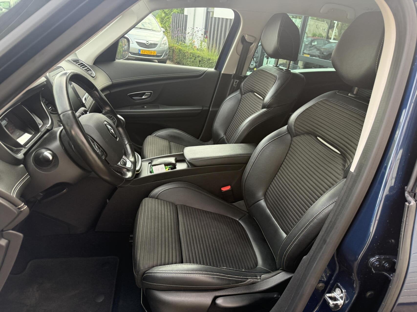 Renault Scenic 1.3 TCe Bose AUTOMAAT CARPLAY/CAMERA *ALL-IN, 12 maanden, Parkeerassistent, 4 cilinders, Blauw