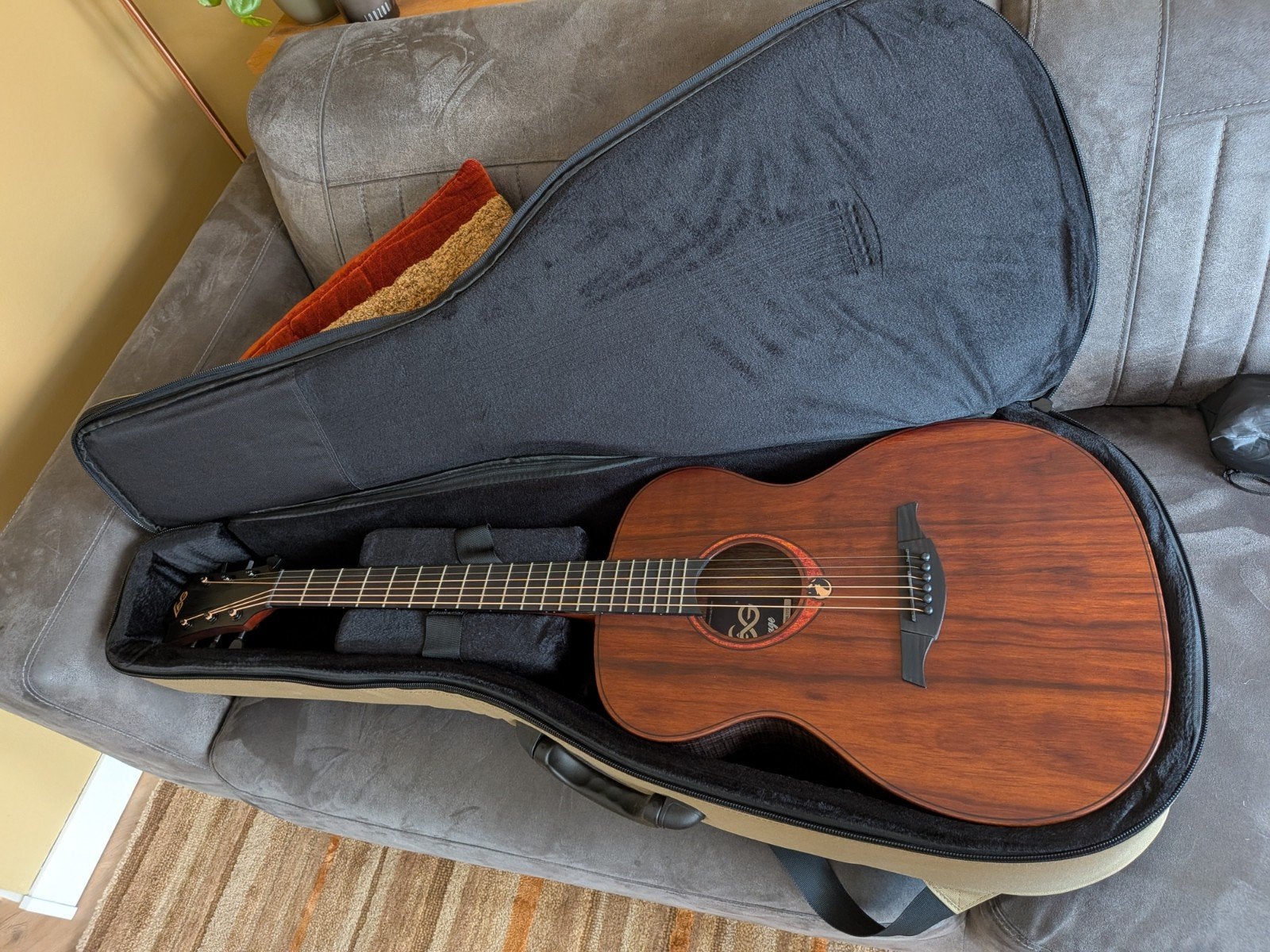 Lag gitaar model Sauvage nieuwstaat, Ophalen, Zo goed als nieuw, Klassieke of Spaanse gitaar