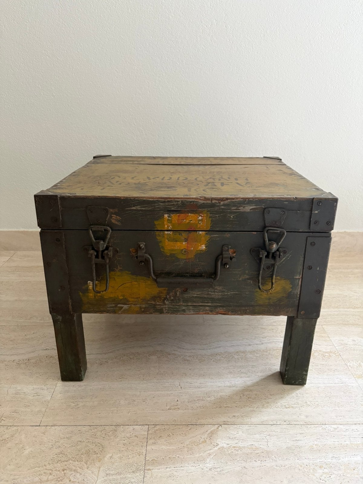 Militaire legerkist / salontafel (vintage), Ophalen, Minder dan 50 cm, Gebruikt, Minder dan 50 cm