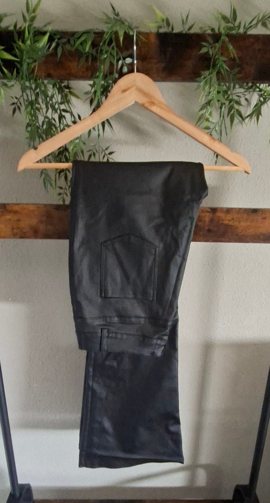 BROEK  Lederlook XL Lengte 32, Zwart, Maat 42/44 (L), Nieuw, Ophalen of Verzenden
