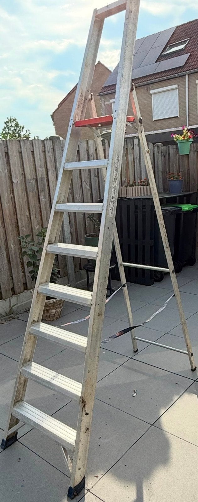 Stevige aluminium trap, hoogte 235 cm, Doe-het-zelf en Verbouw, Ladders en Trappen, Ophalen of Verzenden, Gebruikt, Trap, 2 tot 4 meter