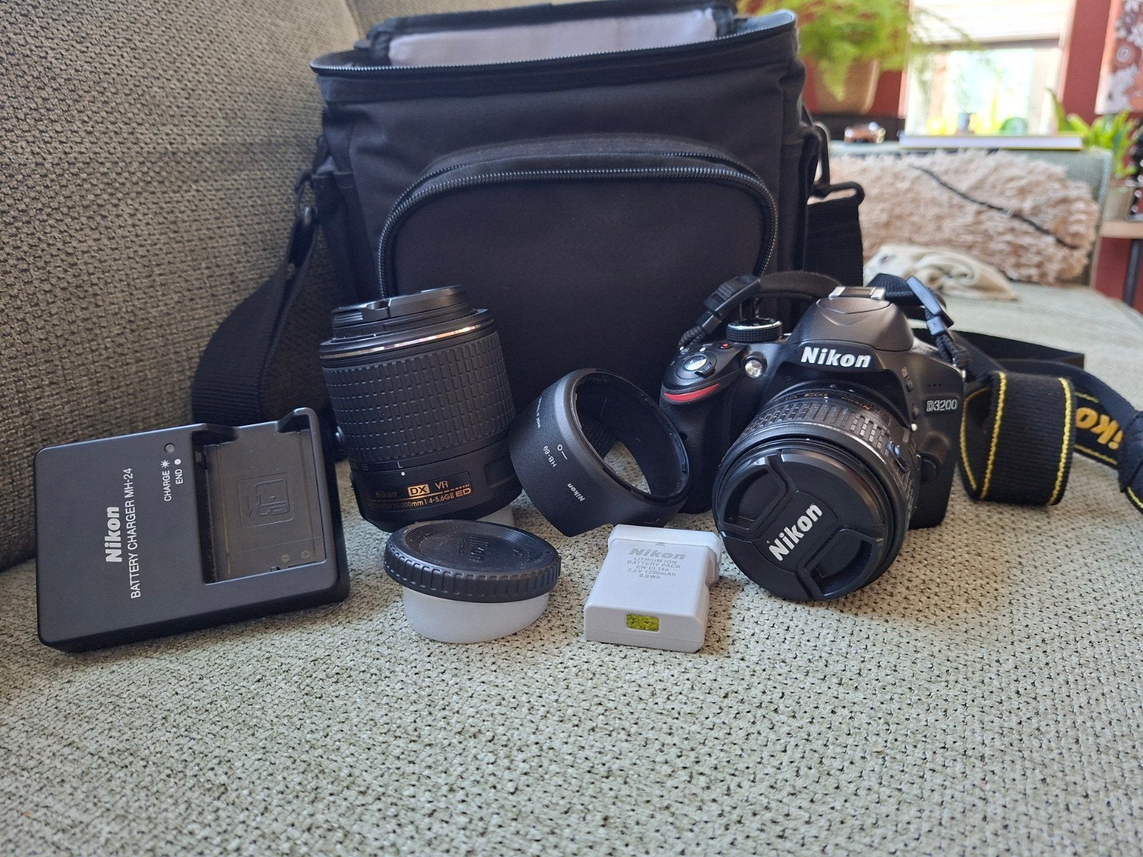 Nikon D3200 Spiegelreflexcamera met 2 lenzen en accessoires, Ophalen, Gebruikt, Spiegelreflex, Canon