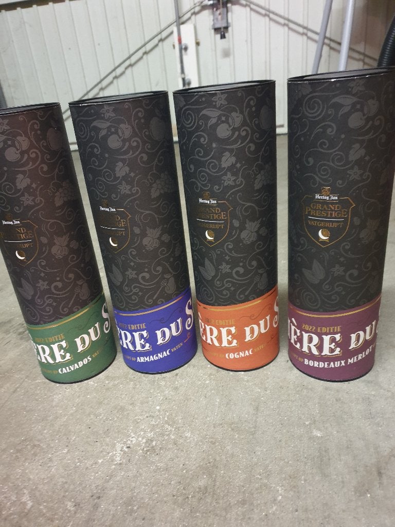 Te koop 4 flessen Hertog Jan Vatgerijpt Bière du Soir 2022., Verzamelen, Ophalen, Nieuw, Flesje(s), Hertog Jan