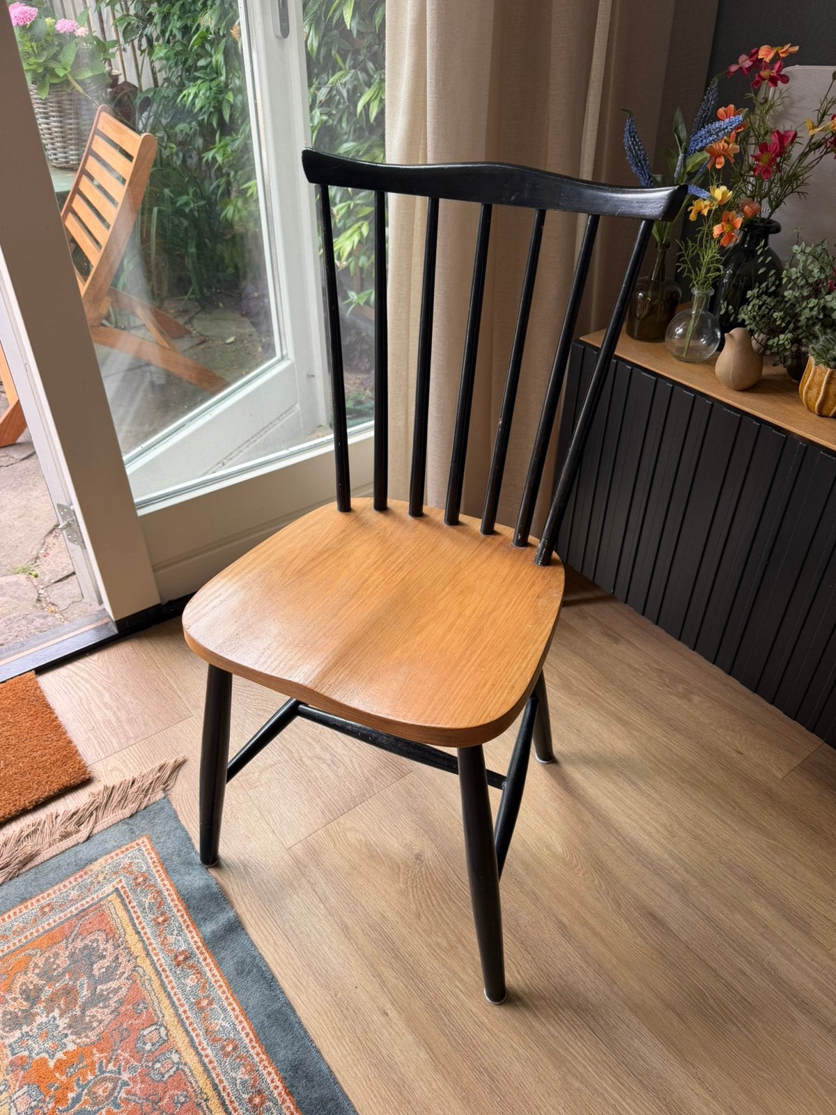 Vintage houten spijlenstoel, Huis en Inrichting, Ophalen, Gebruikt, Overige kleuren, Eén