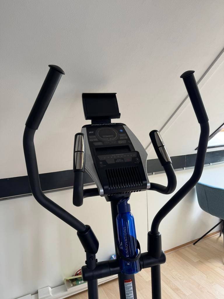 Proform crosstrainer, Sport en Fitness, Fitnessapparatuur, Ophalen, Zo goed als nieuw, Crosstrainer