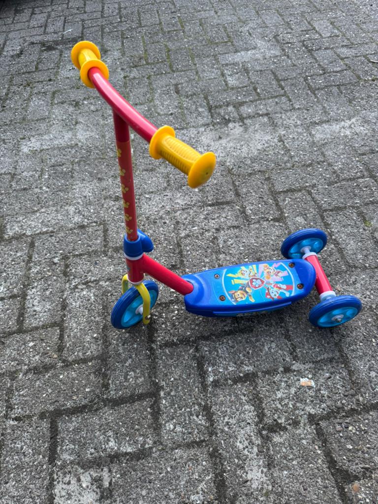 Kinder stepje Paw Patrol, Fietsen en Brommers, Ophalen of Verzenden, Gebruikt, Gewone step