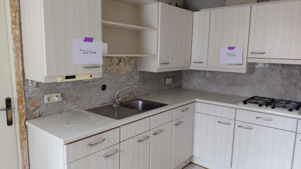 Gratis af te halen keuken (240x270 cm), Huis en Inrichting, Keuken | Complete keukens, Gebruikt, Wit, Hoekkeuken, Ophalen of Verzenden