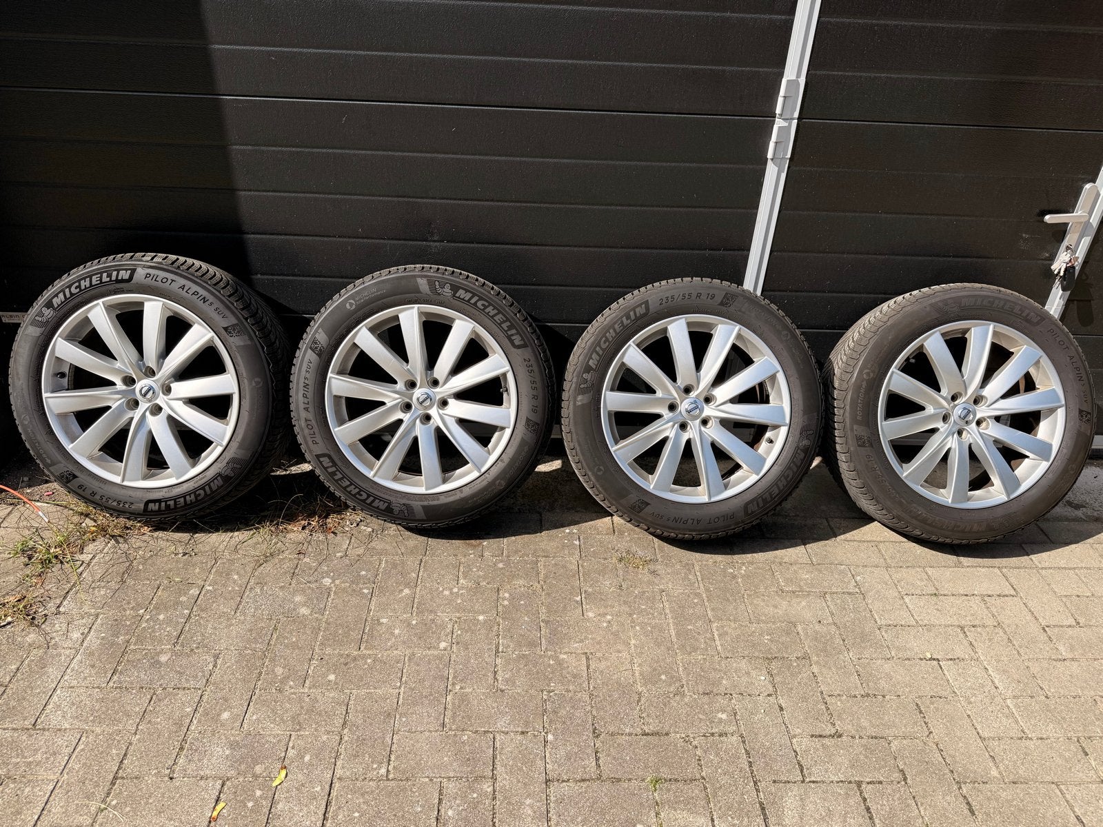 Originele Volvo XC60/XC90 19 inch velgenset met banden, Gebruikt, Banden en Velgen, Winterbanden, 235 mm
