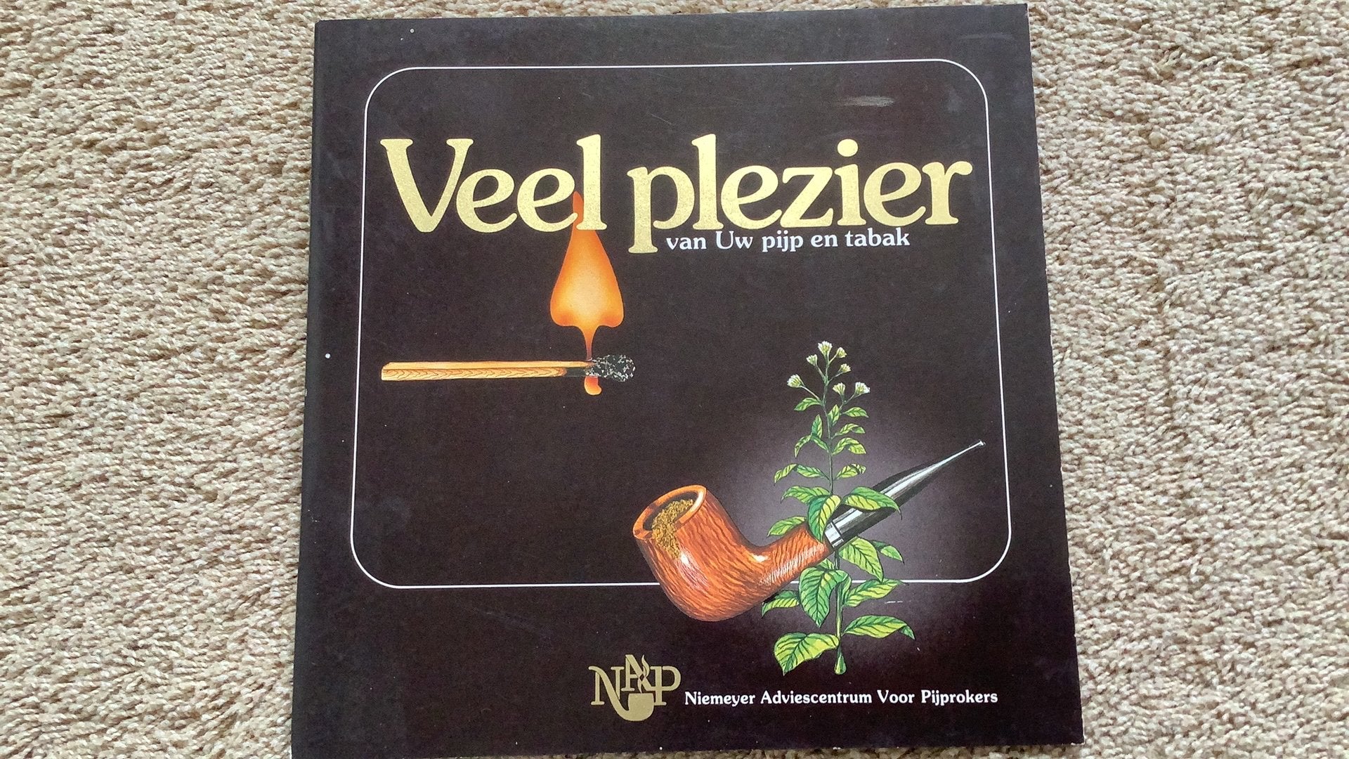 Boekje: Veel plezier van Uw pijp en tabak. Niemeyer Advies, Ophalen of Verzenden, Zo goed als nieuw, Overige typen
