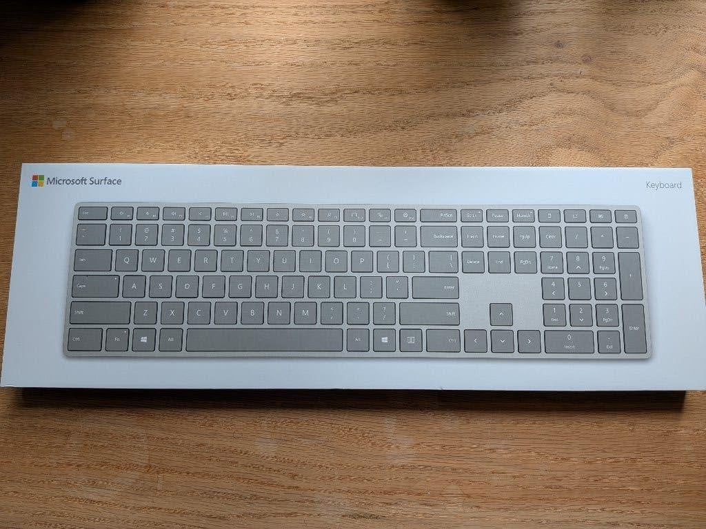 Microsoft Surface Bluetooth Keyboard, Computers en Software, Toetsenborden, Ophalen of Verzenden, Zo goed als nieuw, Draadloos
