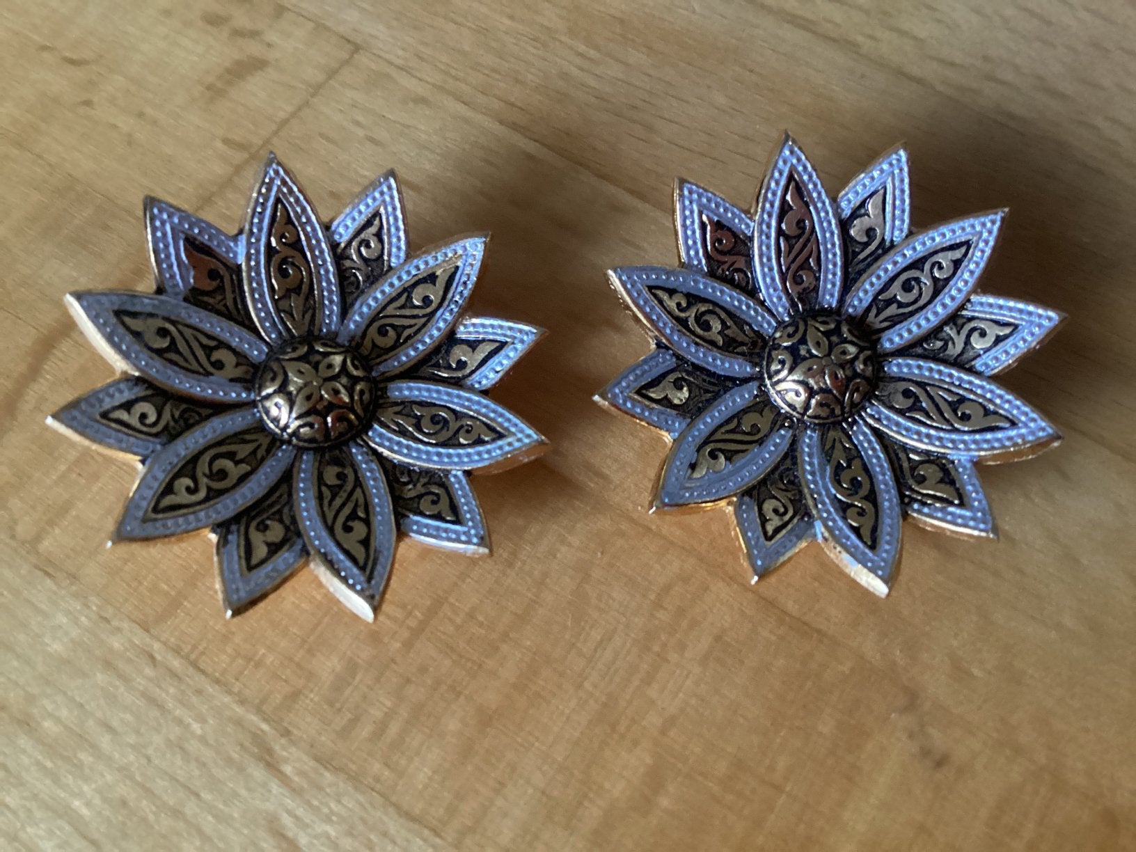 Oor Clips Bloem // diam. 3 cm, Ophalen of Verzenden, Zo goed als nieuw, Overige materialen