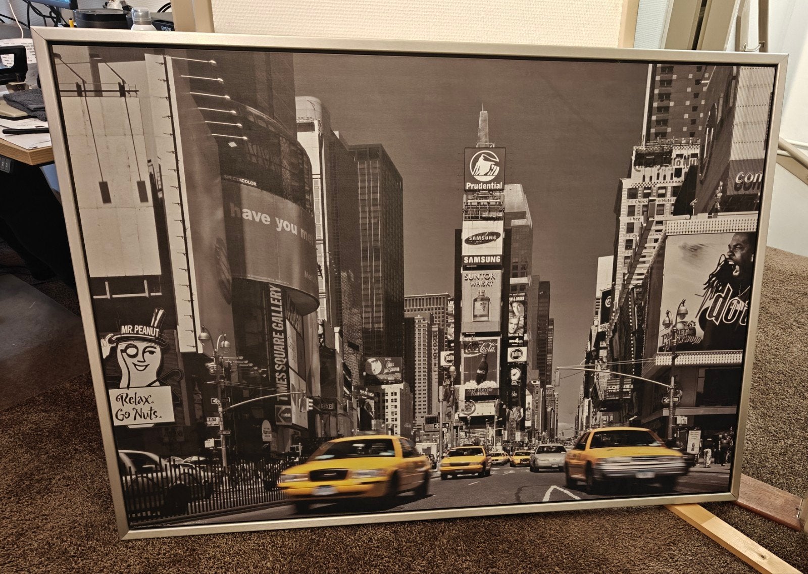 Times Square New York zwart-wit foto met gele taxi's, Ophalen, 125 cm of meer, Zo goed als nieuw, Foto of Poster