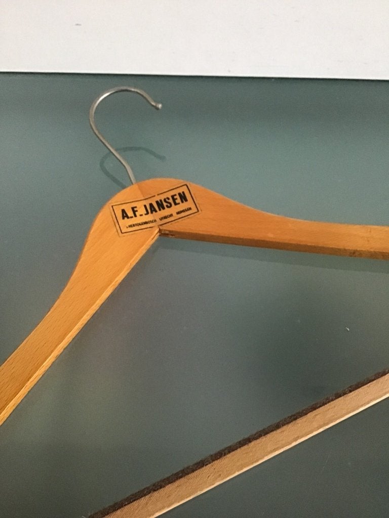 Vintage houten kledinghanger A.F.Jansen - Utrecht - Nijmegen, Verzenden