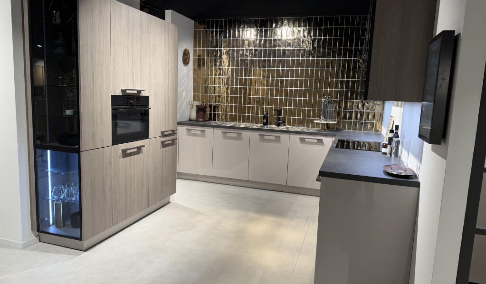 Showroom keuken, Huis en Inrichting, Keuken | Complete keukens, Ophalen, Zo goed als nieuw, Overige materialen, Overige typen