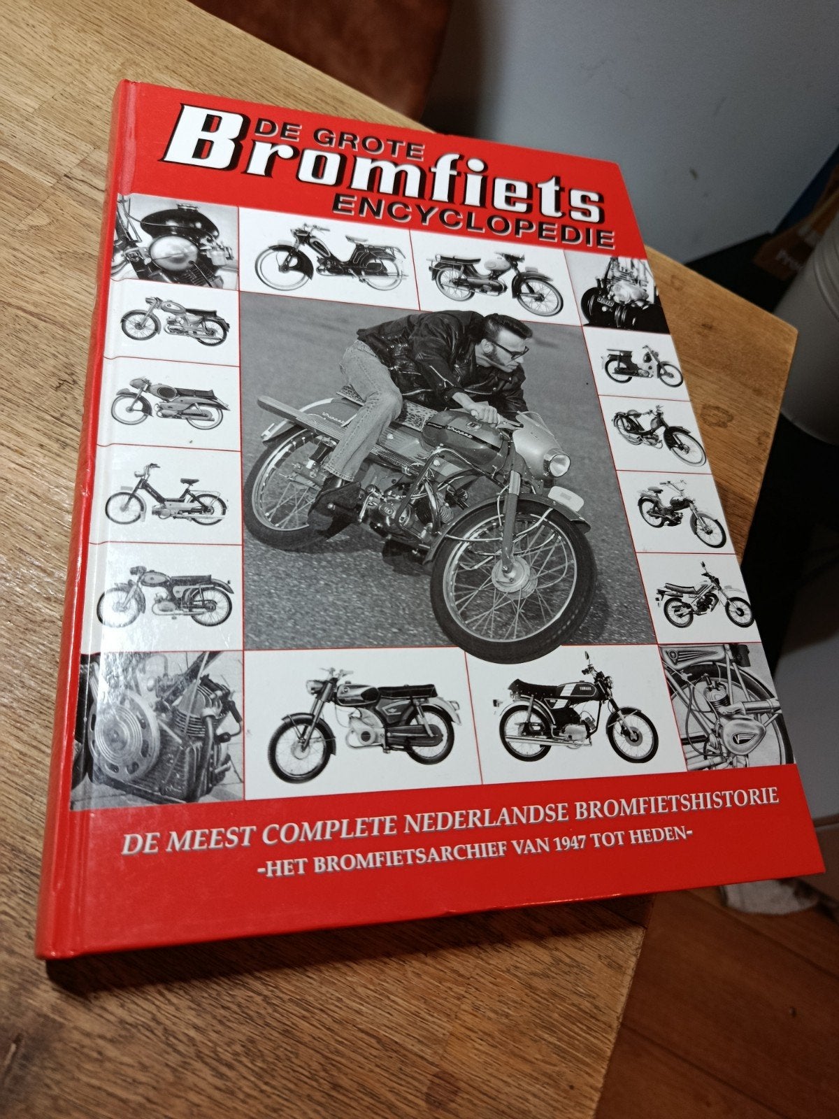 De grote bromfiets Encyclopedie, Ophalen, Tom Haanstra, Zo goed als nieuw, Nederland