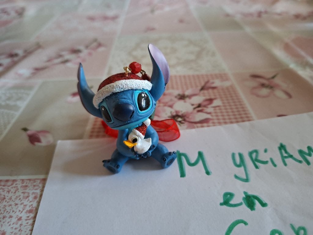 Disney Stitch Christmas ornament Disneyland Paris, Verzamelen, Disney, Ophalen of Verzenden, Overige figuren, Zo goed als nieuw