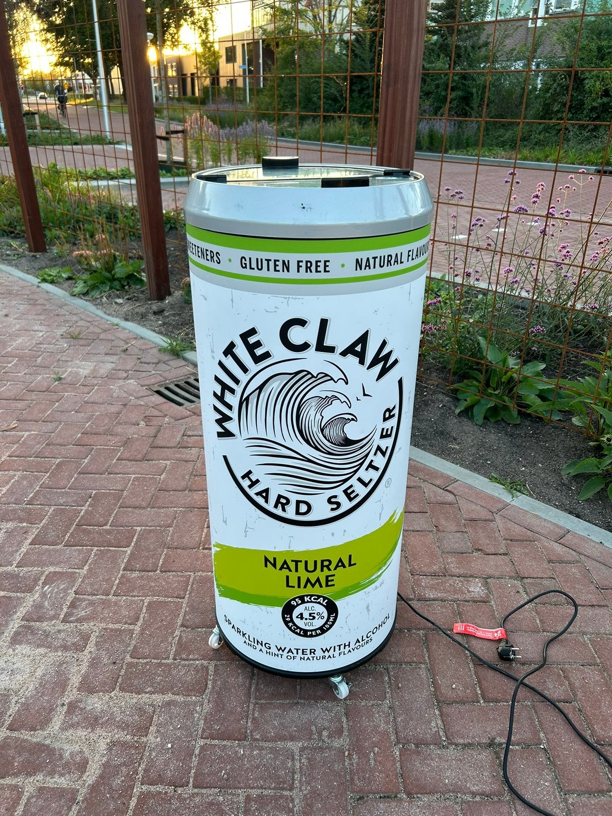 White Claw koelton / koelkast, Ophalen, Zo goed als nieuw, Gebruiksvoorwerp