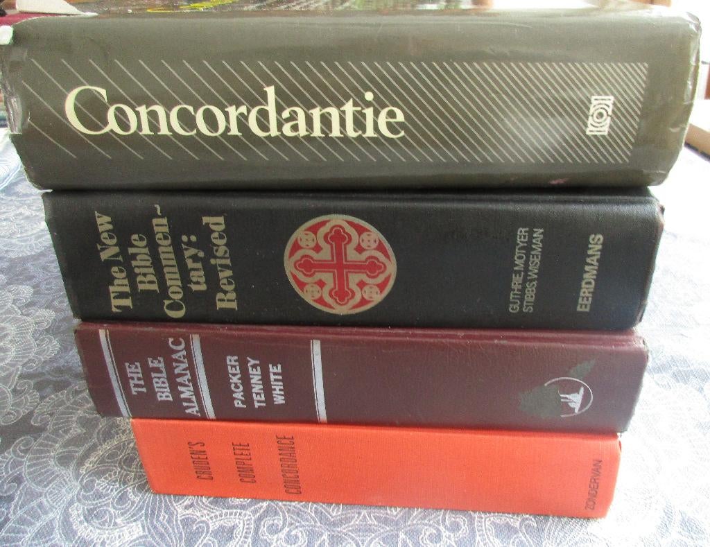 Concordantie nederlands /engels /Bible almanac / commentary, Boeken, Ophalen of Verzenden, Gelezen, Spiritualiteit algemeen, Overige typen