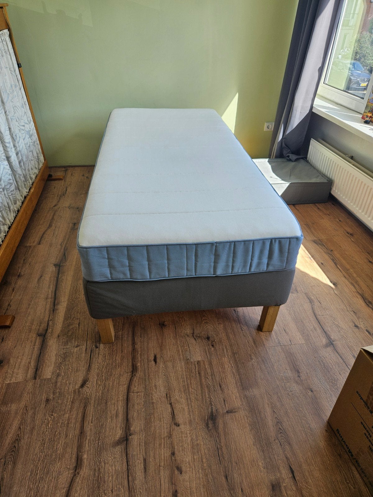 Ikea boxspring 90x200 met opbergruimte en matras, zgan, Huis en Inrichting, 90 cm, Eenpersoons, Ophalen of Verzenden, Zo goed als nieuw