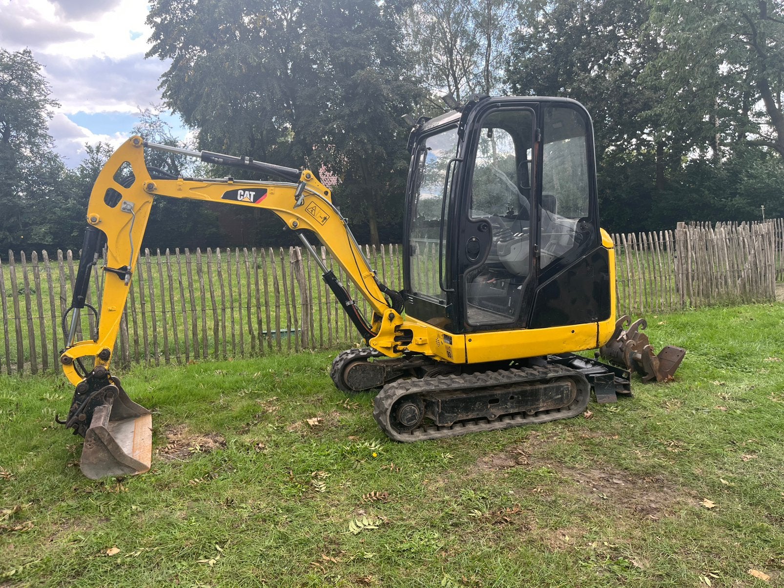 Foto 5 van 2x cat minigraver 301.4C & 301.7D Bouwjaar 2014 & 2017