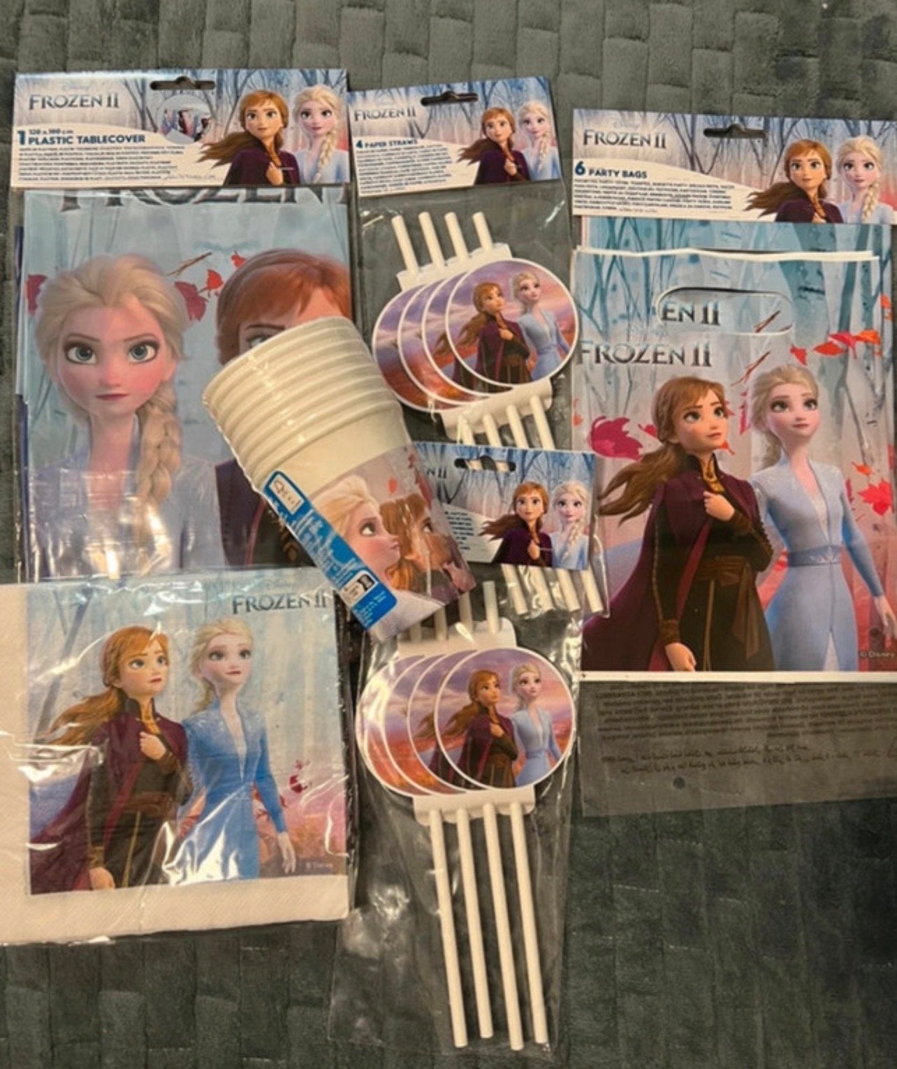 Frozen II Feestpakket - Nieuw en Compleet!, Ophalen of Verzenden, Nieuw, Feestartikel, Verjaardag