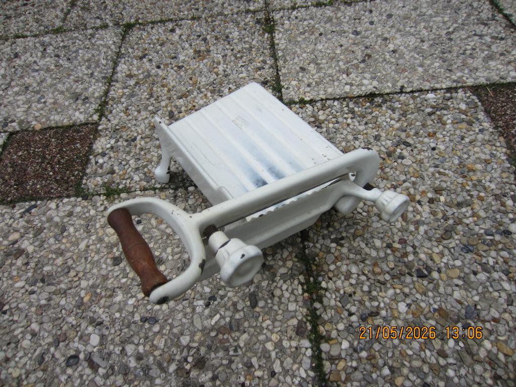 kaassnijder  antiek, Ophalen
