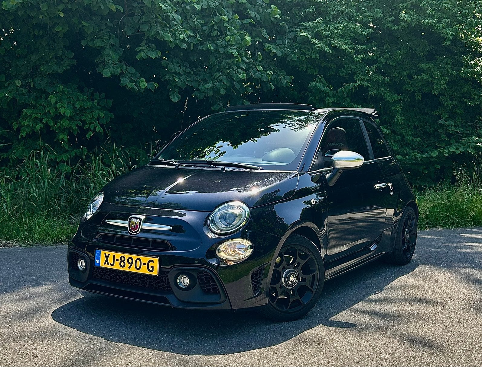 Abarth 595 C Turismo 1.4 T-Jet 2019 | Beats | Leder, Auto's, Voorwielaandrijving, 4 cilinders, Zwart, Origineel Nederlands