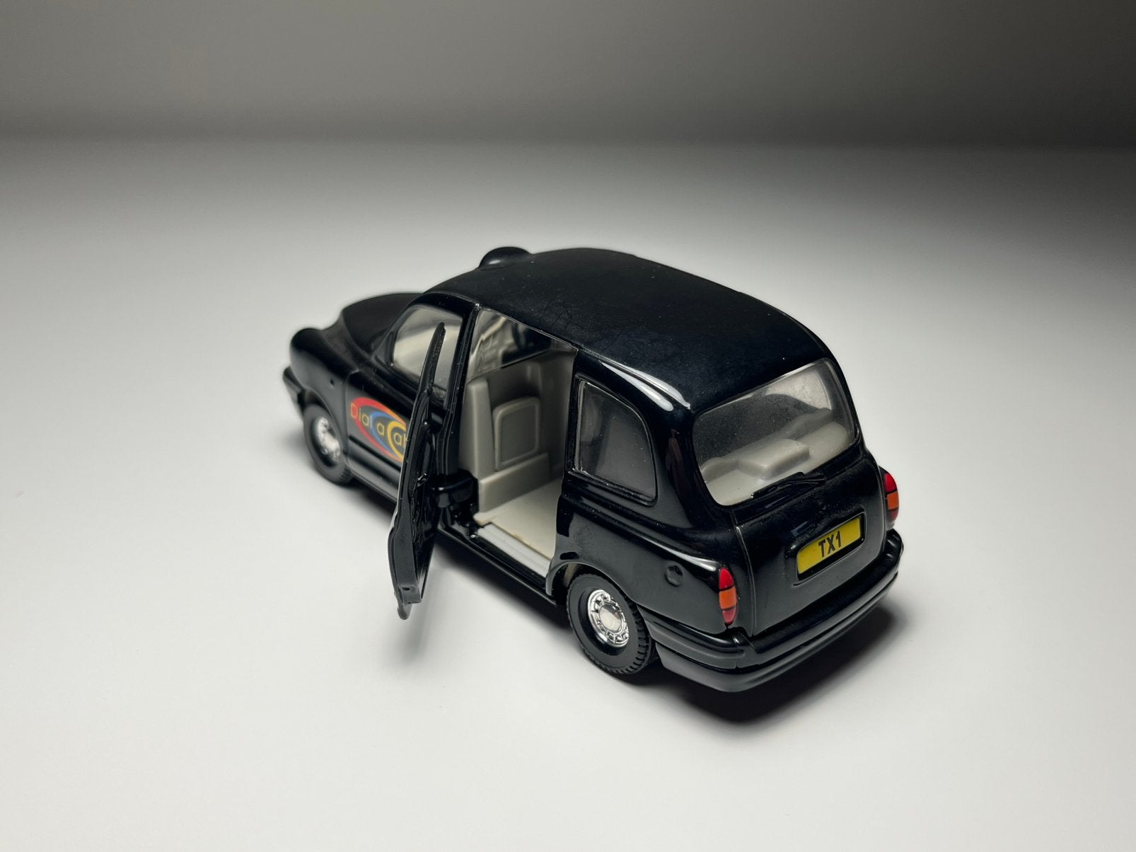 Corgi Toys - TX1 Taxi - Schaal 1:32, Hobby en Vrije tijd, Ophalen of Verzenden, Zo goed als nieuw, Auto, Corgi