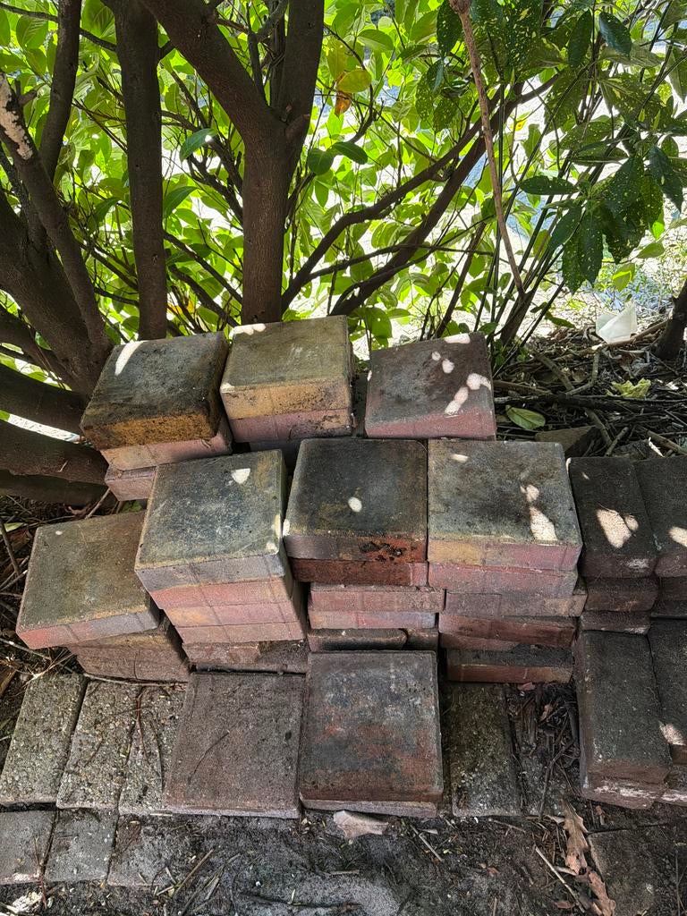 Gratis af te halen: Diverse soorten bestrating en tegels, Ophalen, Gebruikt, Overige typen, 10 m² of meer