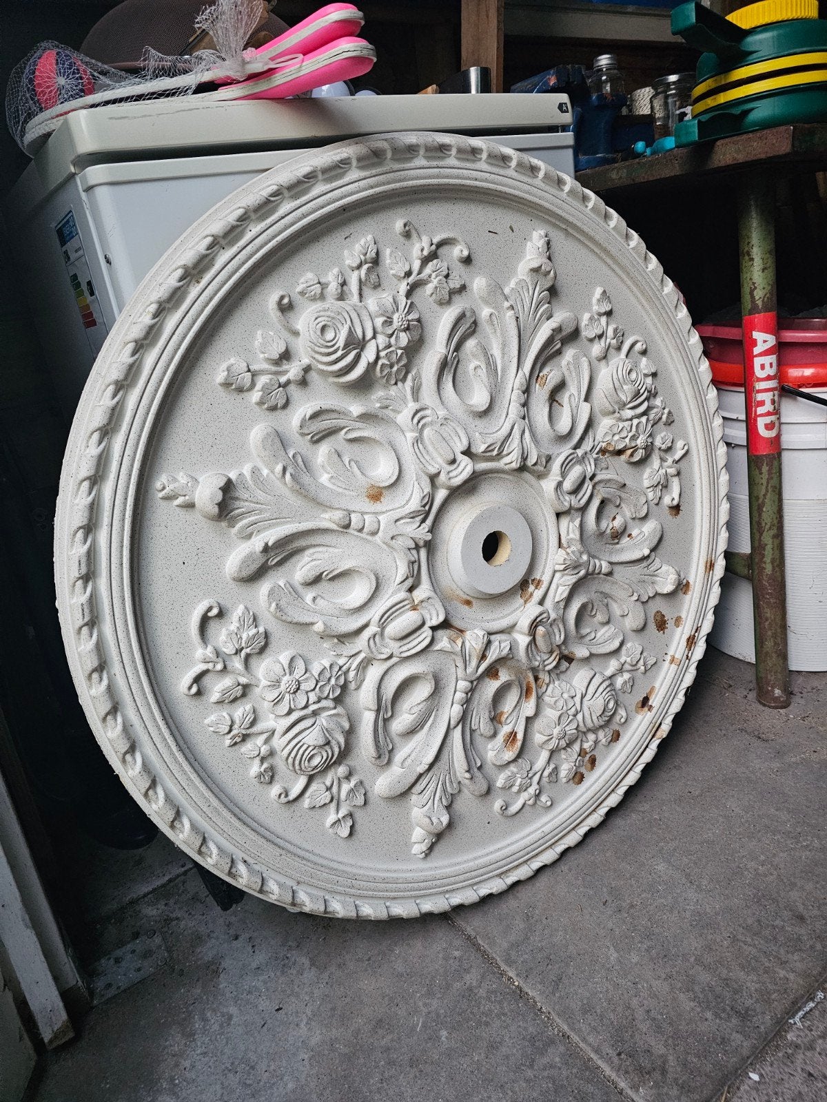 Plafondrozet met bloemenmotief, Ophalen, Gebruikt