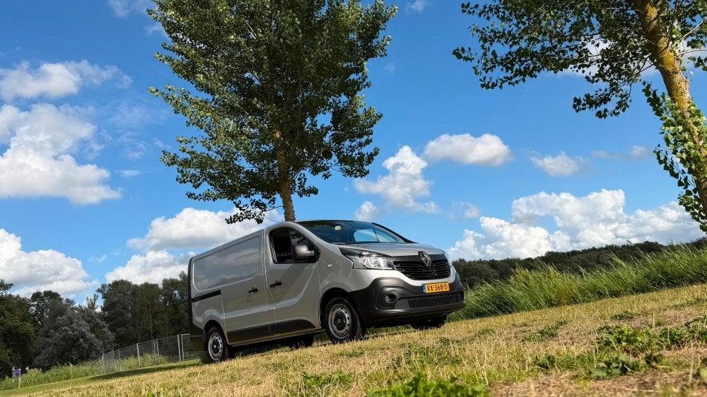 Renault Trafic | Prachtige bus | Trekhaak | Carplay | NAP, Auto's, Voorwielaandrijving, Euro 5, 15 km/l, 4 cilinders