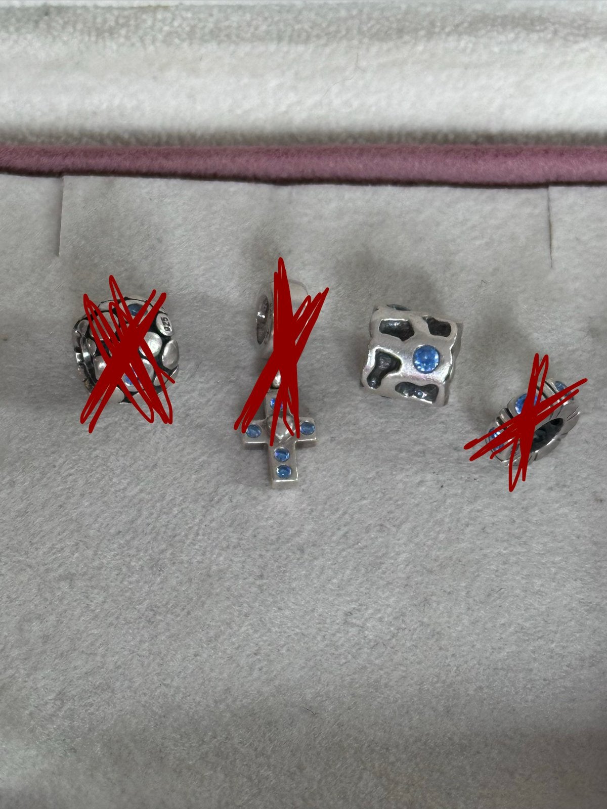 Prachtige Pandora bedel met blauwe steentjes, Sieraden, Tassen en Uiterlijk, Bedels, Pandora, Ophalen of Verzenden, Zo goed als nieuw