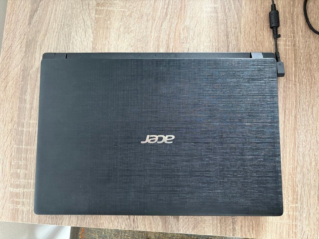 Acer Aspire 3 (Windows 10 uit 2017), Ophalen, Met videokaart, Minder dan 2 Ghz, SSD