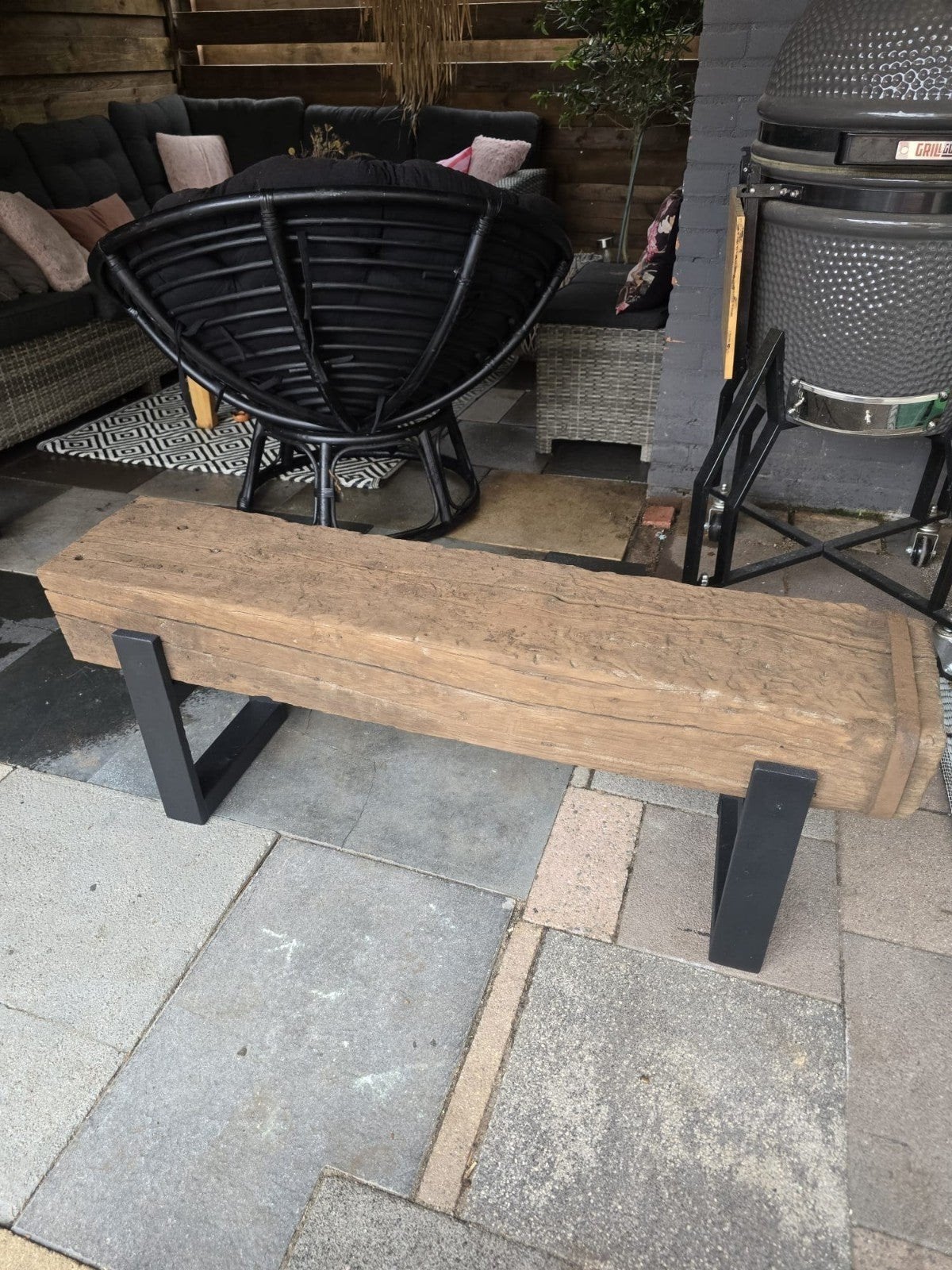 Bielzen buiten bankjes, Ophalen, Hout