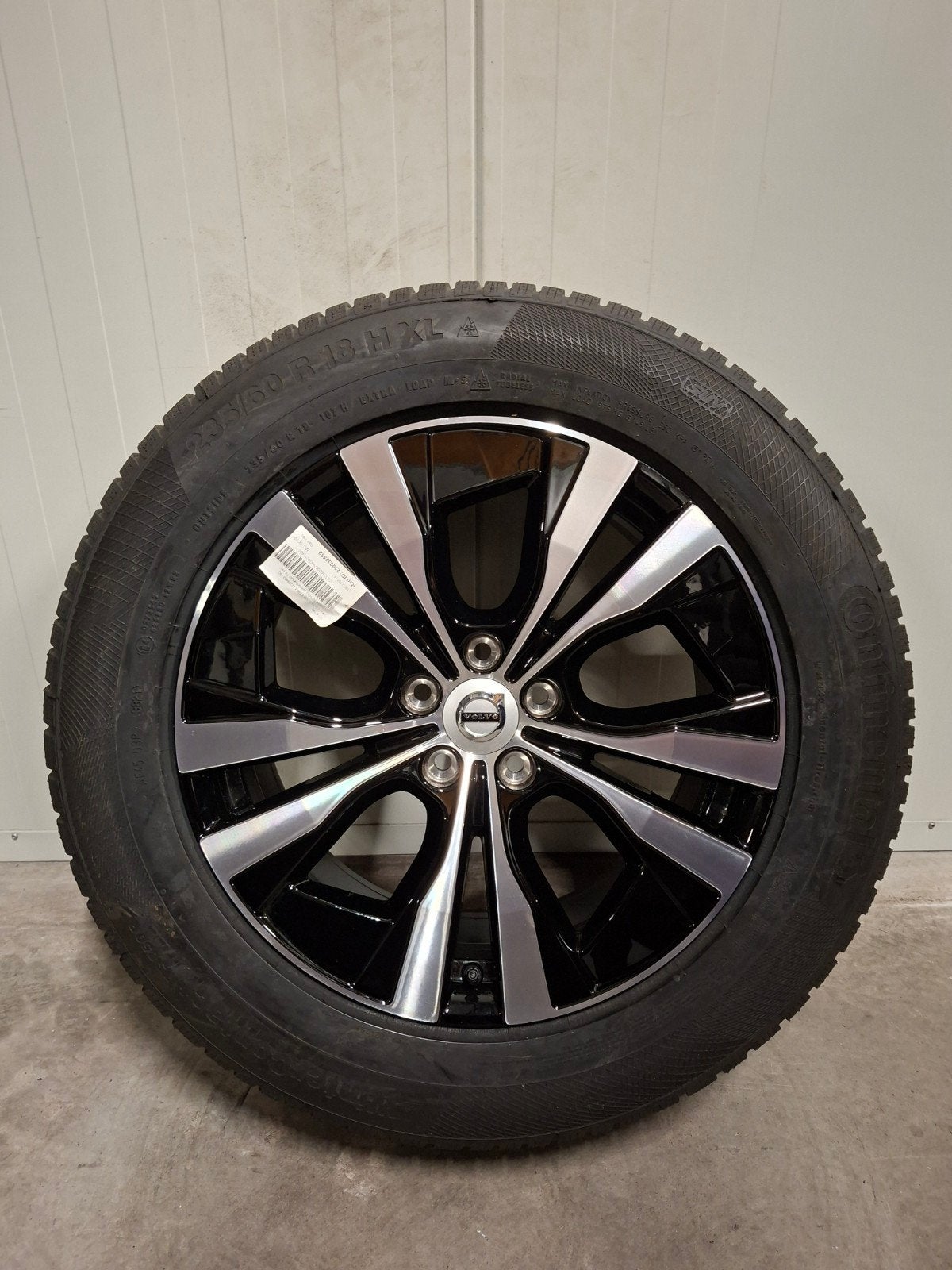 18' Volvo XC60 Velgen met winterbanden NIEUW Origineel, 18 inch, Banden en Velgen, Nieuw, 235 mm
