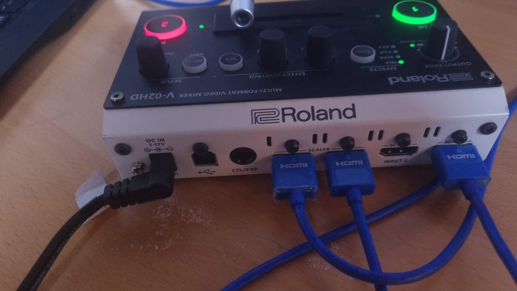 Roland V-02HD HD Video Switcher – Prof. 2-kanaals videomixer, Audio, Tv en Foto, Professionele Audio-, Tv- en Video-apparatuur