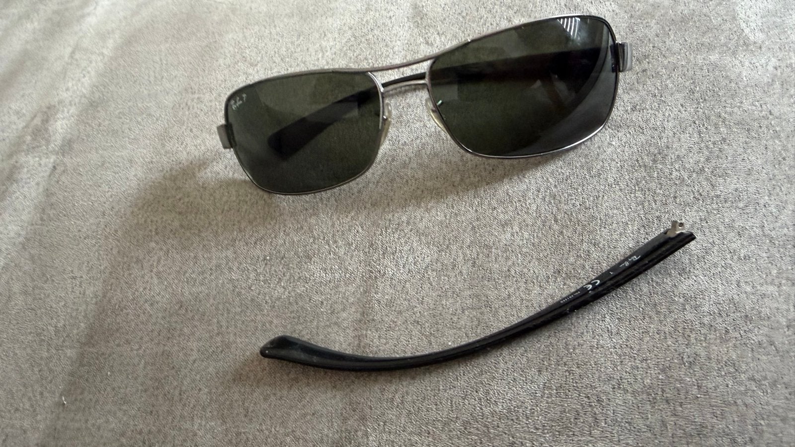 Ray-Ban 3379 Zonnebril - defect montuur, Gebruikt, Zonnebril, Zwart, Ophalen of Verzenden