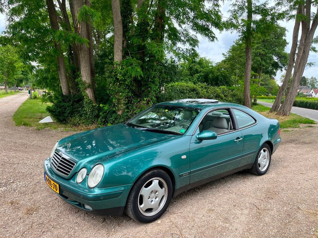 Mercedes-Benz CLK-klasse Coupé 320 Sport, Auto's, Mercedes-Benz, 745 kg, Achterwielaandrijving, Gebruikt, 4 stoelen