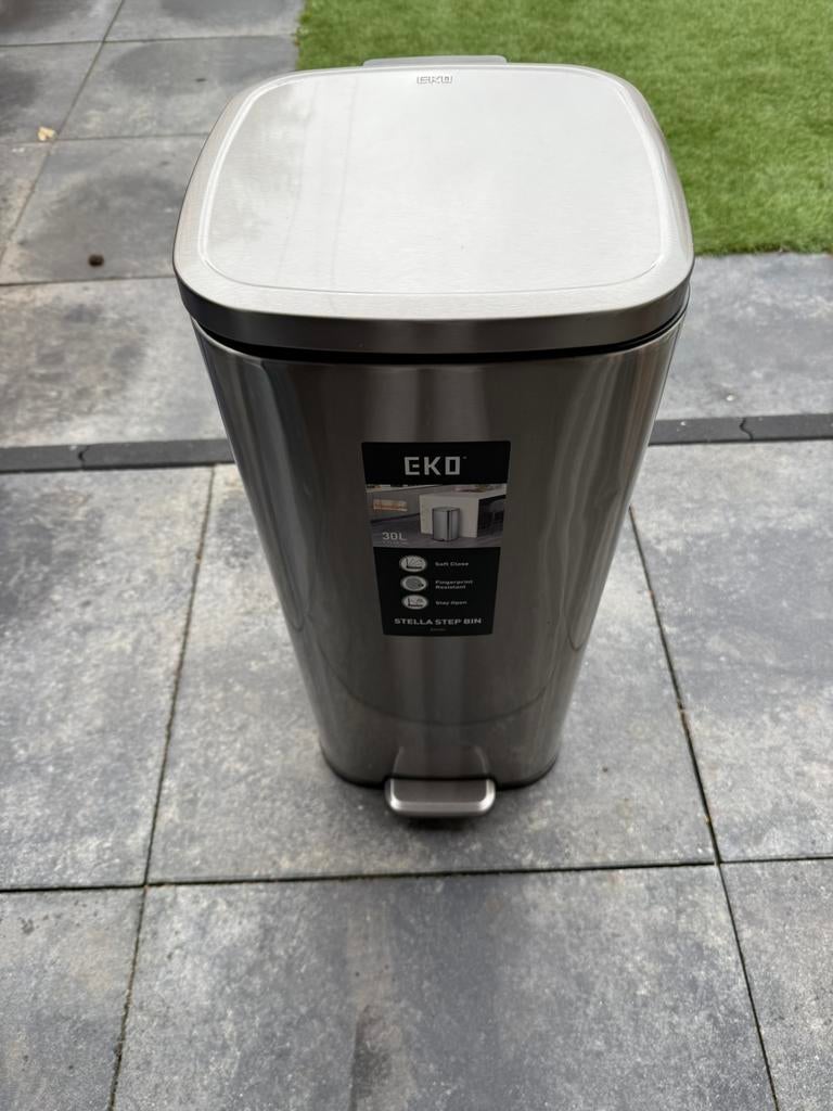 Prullenbak 30 liter, Met pedaal, 50 tot 75 cm, Ophalen of Verzenden, Zo goed als nieuw