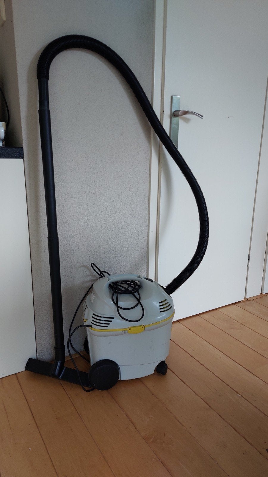 Karcher 2101 nat- en droogzuiger, Ophalen, Gebruikt, Kärcher, Geschikt voor harde vloeren