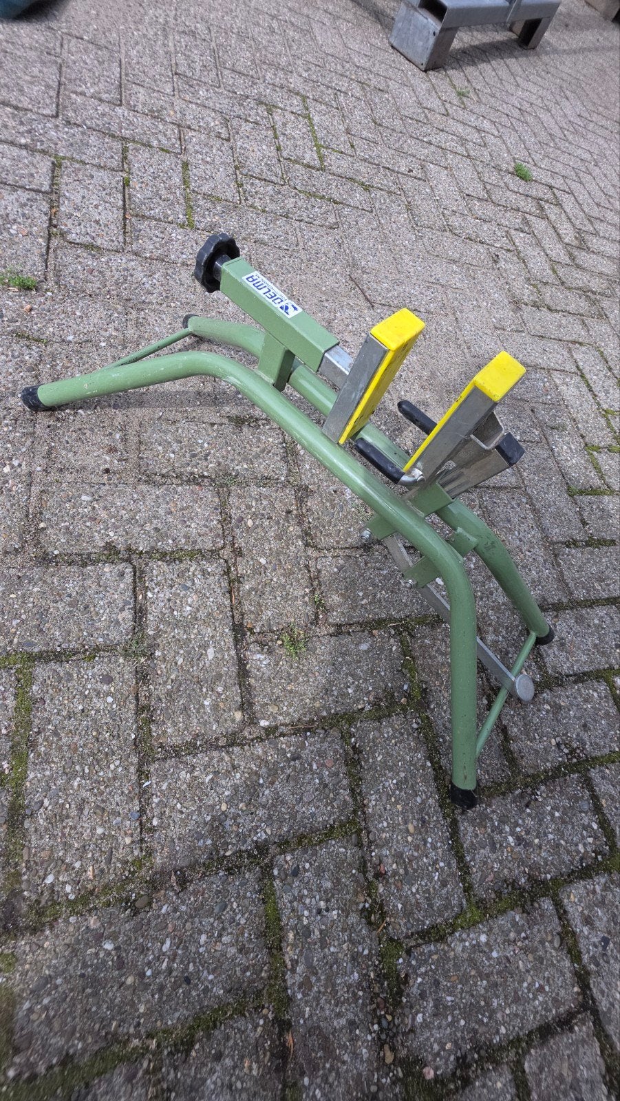 Deurenklem Delma, Ophalen
