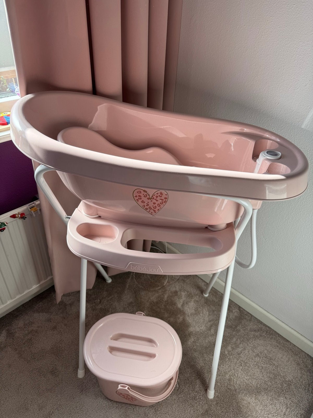 Bébé-jou babybadje met standaard en luieremmer, Ophalen, Zo goed als nieuw, Badje, Bébé-jou