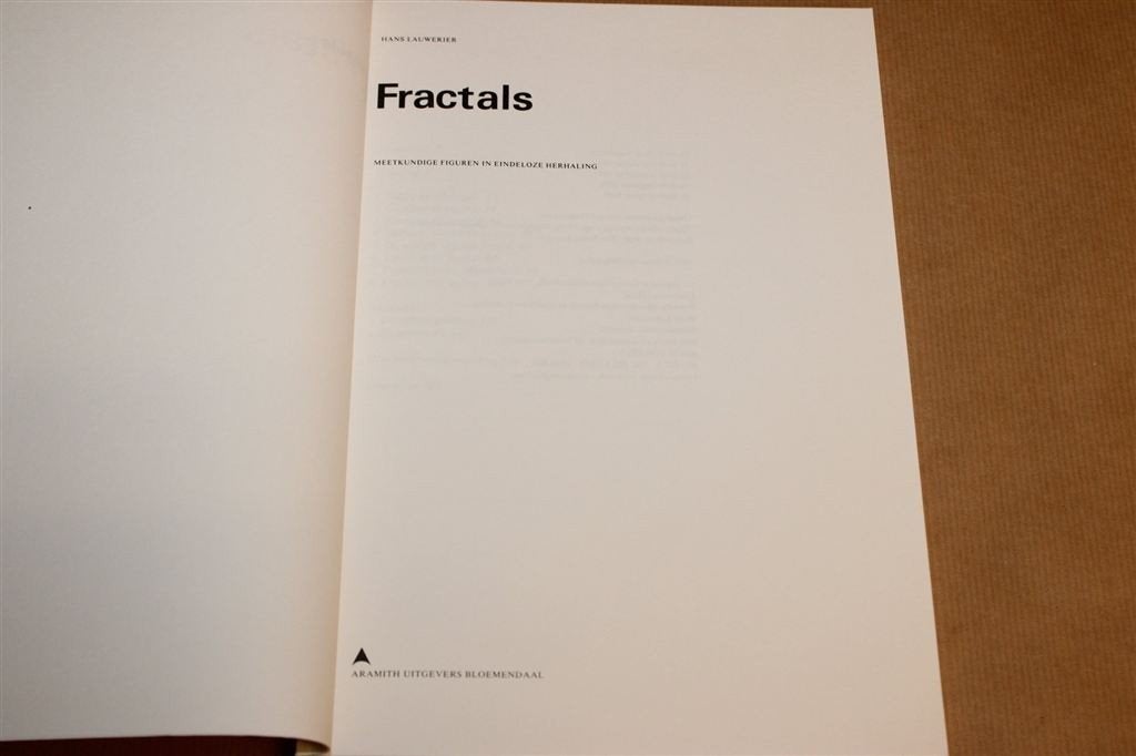 Fractals — Figuren in Eindeloze Herhaling, Wiskunde, Boeken, Ophalen of Verzenden, Gelezen, Natuurwetenschap