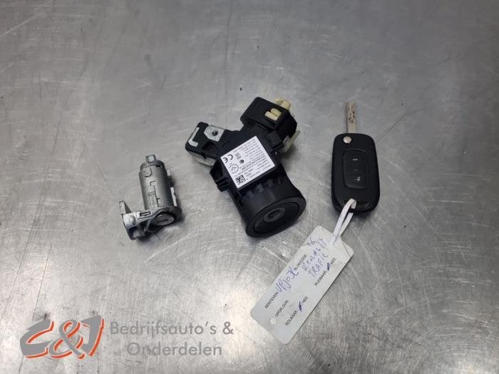 Kontaktslot + Sleutel van een Renault Trafic, Gebruikt, -, Renault, -