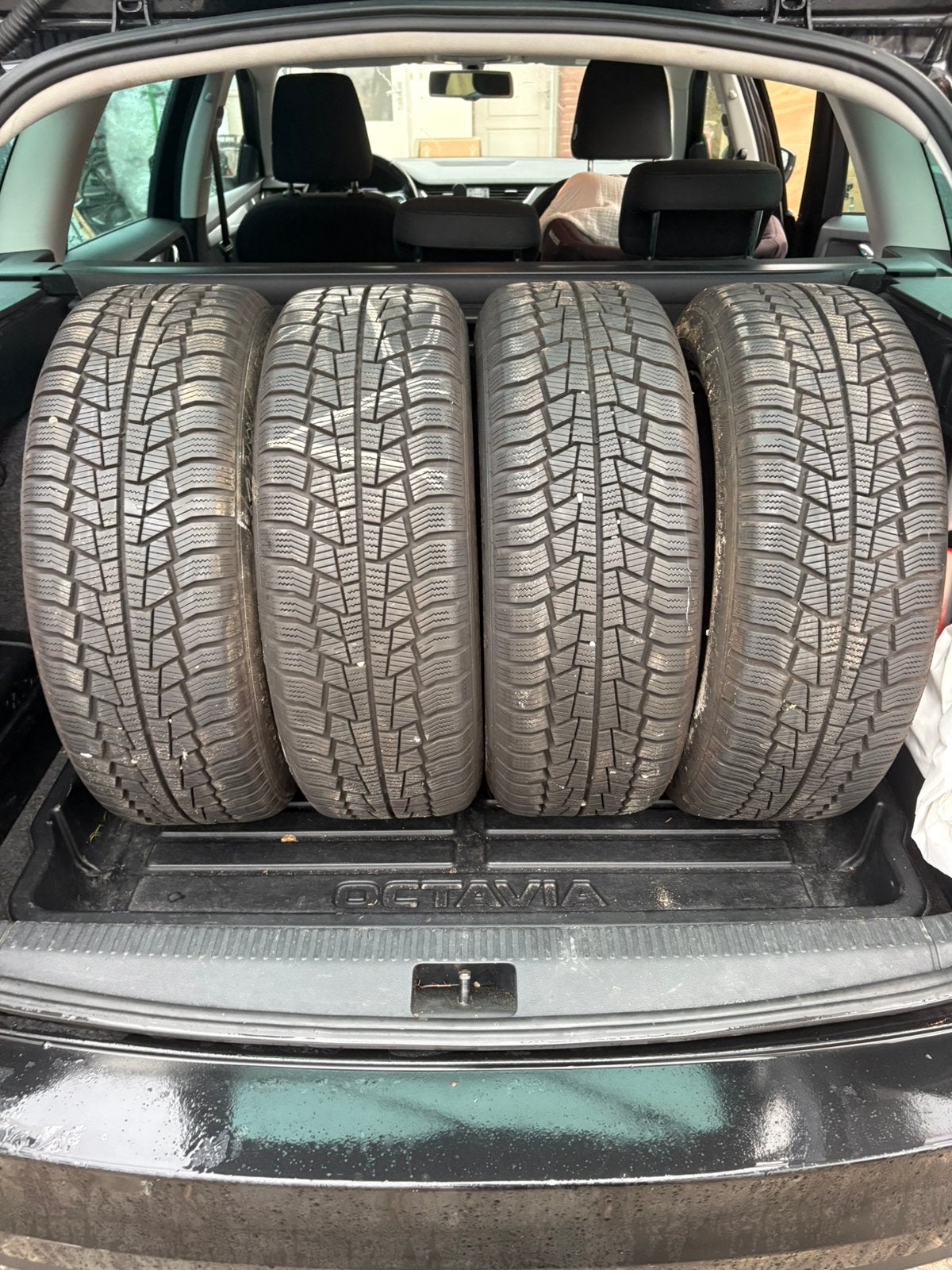 Set 4 Winterbanden Skoda Octavia 205/55 R16 ZGA NIEUW, Auto-onderdelen, Banden en Velgen, Ophalen, Gebruikt, 16 inch, Banden en Velgen