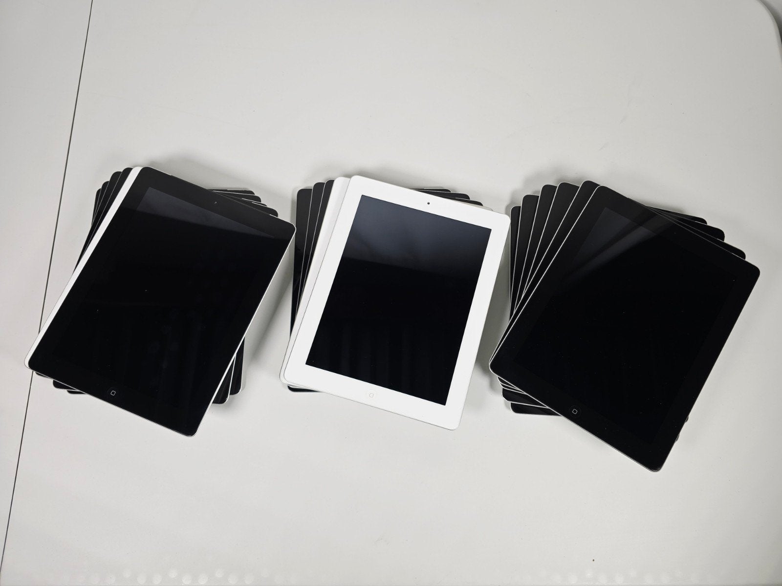 Partij Apple iPads 2/3/4 Gen – 17 Stuks – Bieden, Computers en Software, Apple iPads, 10 inch, Gebruikt, Apple iPad, Wit