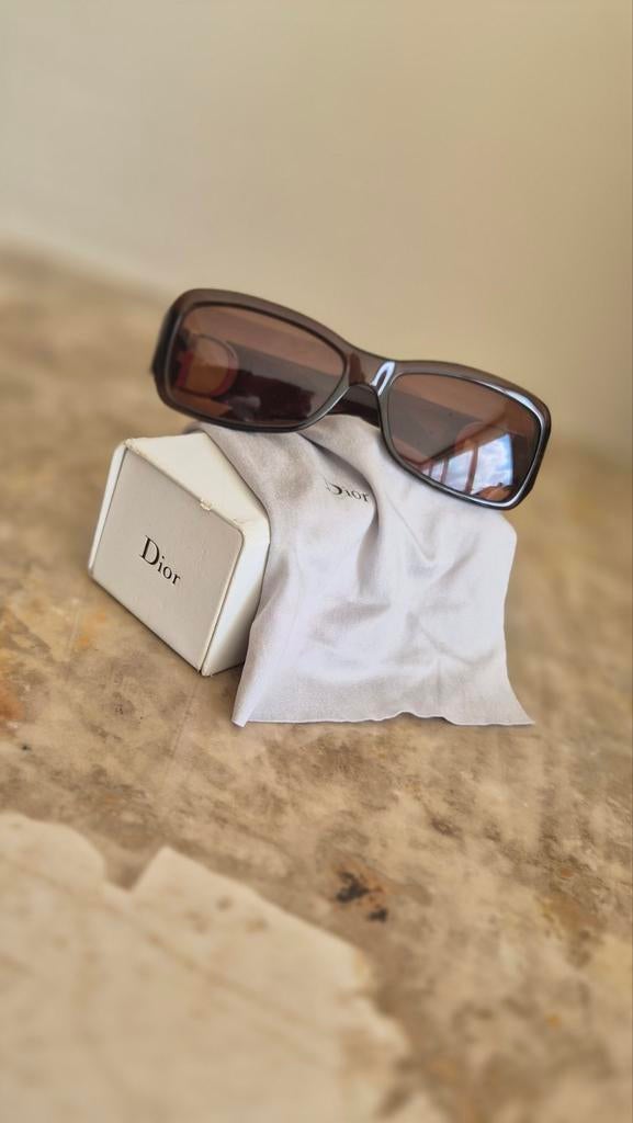 Vintage Christian Dior zonnebril incl. brillendoos en doekje, Ophalen of Verzenden, Zo goed als nieuw, Bruin, Christian Dior